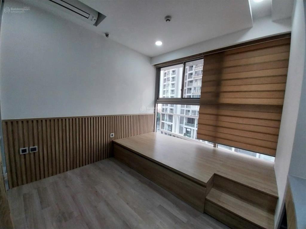 Bán siêu phẩm căn 2pn midtown m7  80m2. có ô xe, giá bán 9,2 tỷ.  ms kim  0768 739 ***