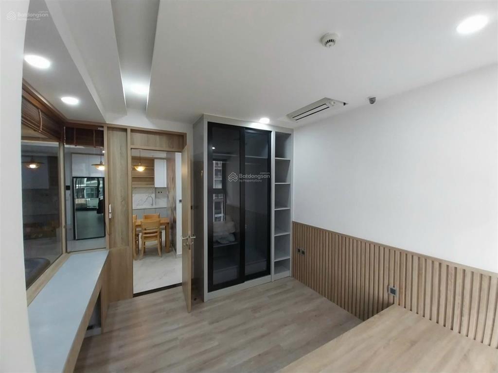 Bán siêu phẩm căn 2pn midtown m7  80m2. có ô xe, giá bán 9,2 tỷ.  ms kim  0768 739 ***