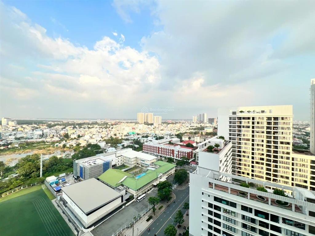 Cần bán midtown m8  80m2  2pn, full nt, kèm ô xe hơi. giá chỉ 9,4 tỷ.  ms kim  0768 739 ***