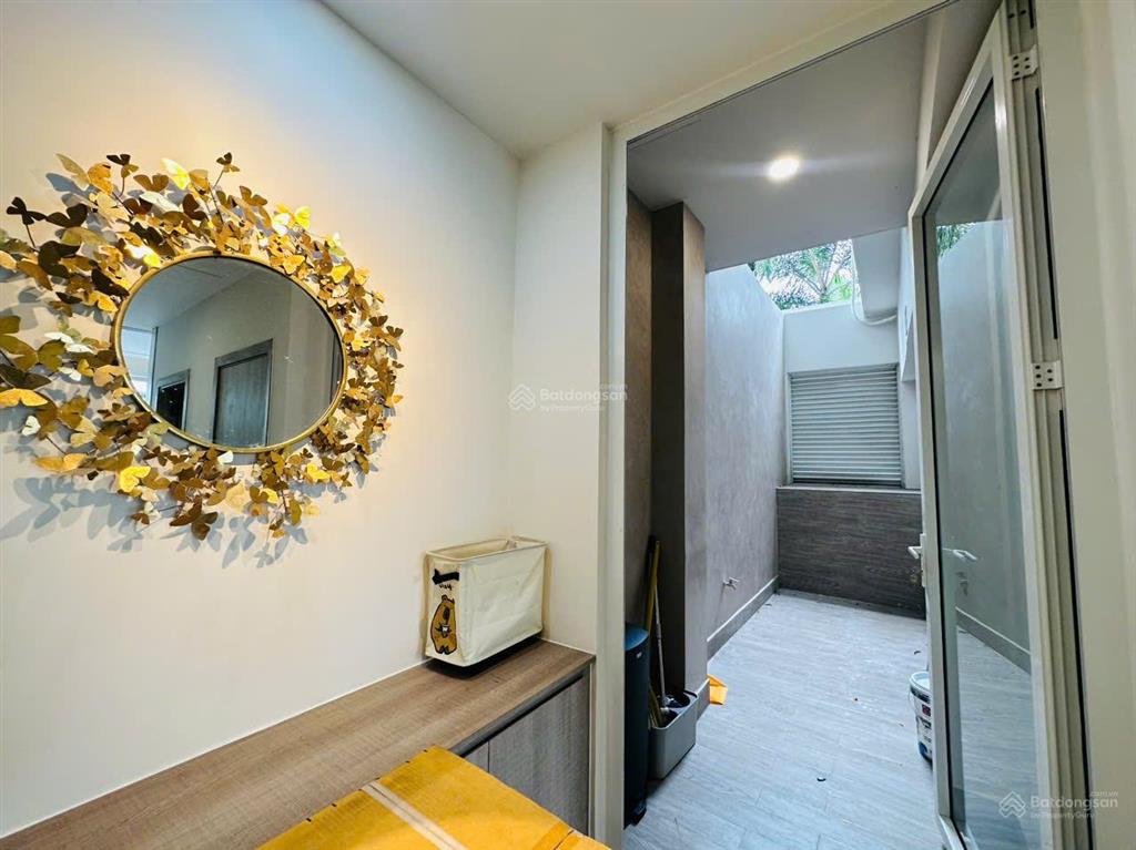 Bán gấp groundhouse happy valley 204m2 sân vườn đẹp, giá 18 tỷ.  ms kim  0768 739 ***