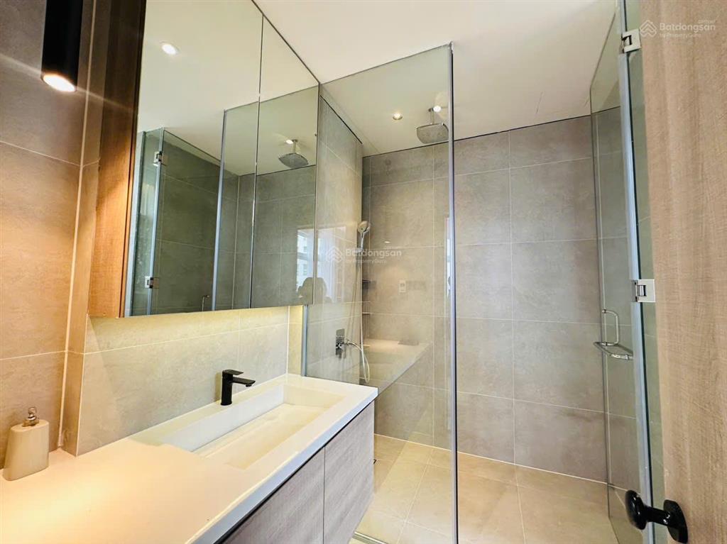 Bán gấp groundhouse happy valley 204m2 sân vườn đẹp, giá 18 tỷ.  ms kim  0768 739 ***