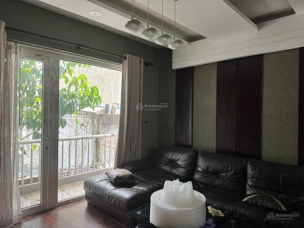 Cho thuê biệt thự có sân vườn diện tích rộng 200m2, 4pn 4wc.  0909 664 ***