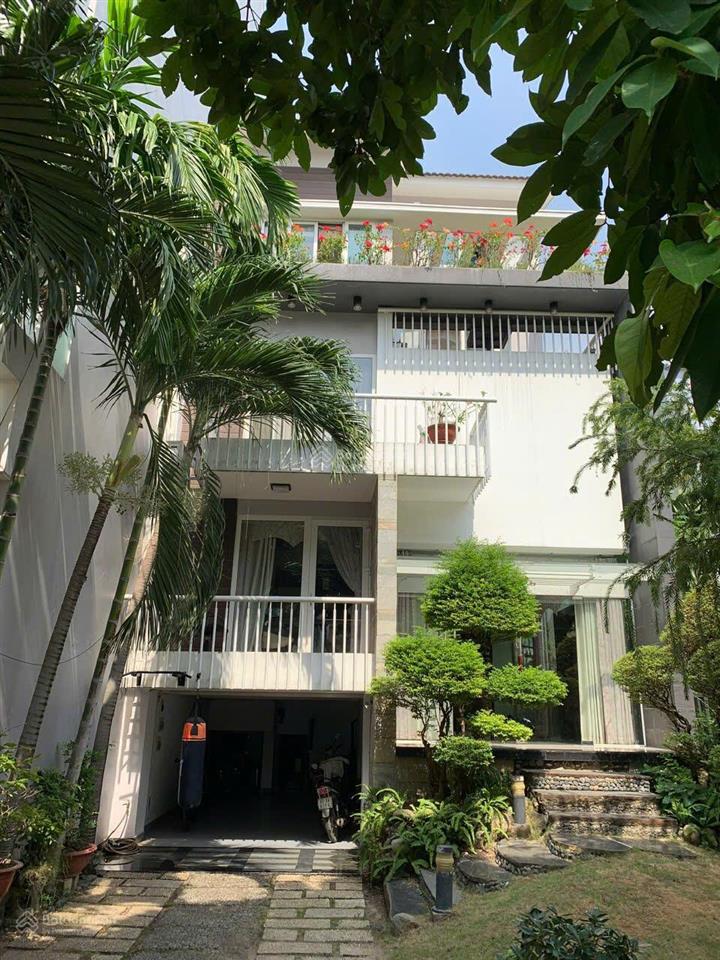 Cho thuê biệt thự có sân vườn diện tích rộng 200m2, 4pn 4wc.  0909 664 ***