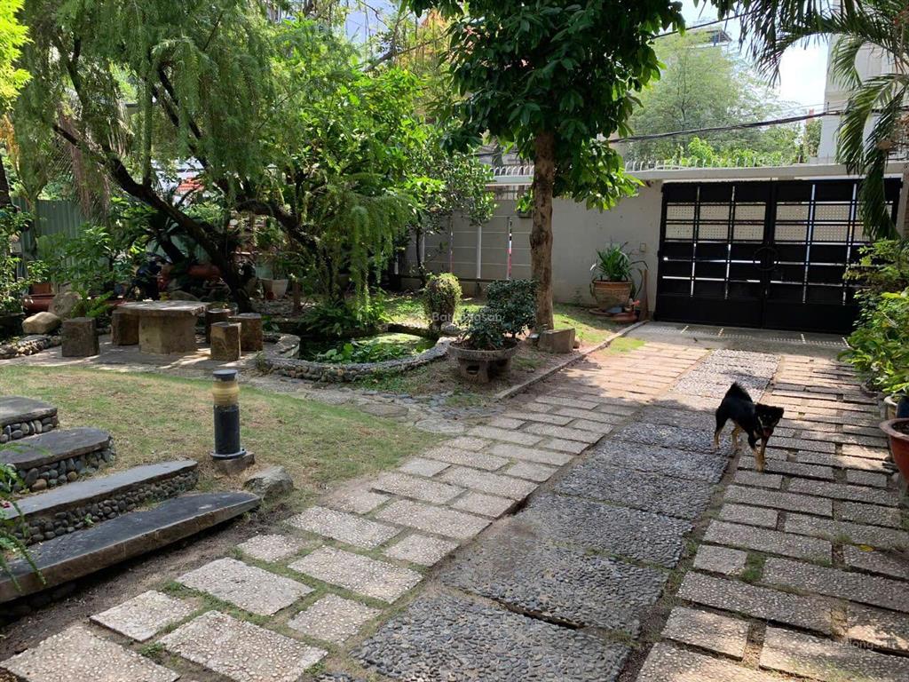 Cho thuê biệt thự có sân vườn diện tích rộng 200m2, 4pn 4wc.  0909 664 ***