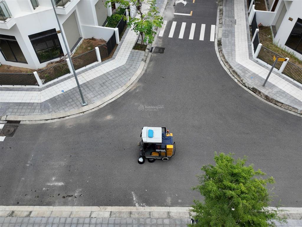 1 căn độc quyền 120m2  giá 5,180 tỷ full 100% , phía sau là công viên lớn ( tin thật )