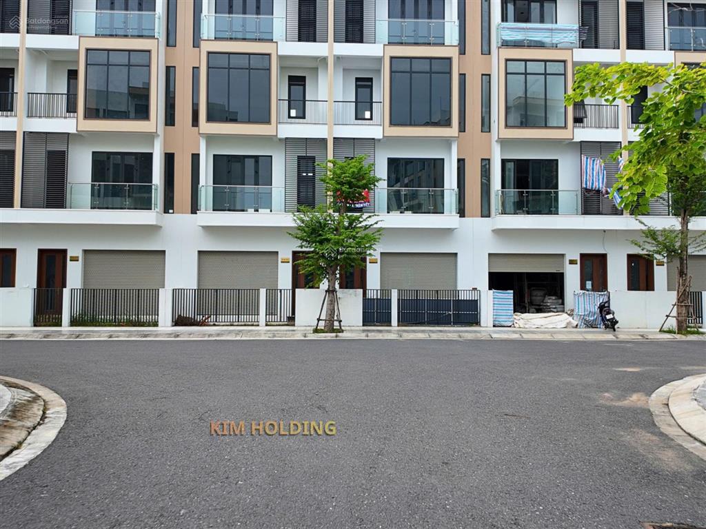 1 căn độc quyền 120m2  giá 5,180 tỷ full 100% , phía sau là công viên lớn ( tin thật )