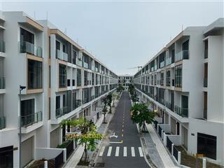 1 căn độc quyền 120m2  giá 5,180 tỷ full 100% , phía sau là công viên lớn ( tin thật )