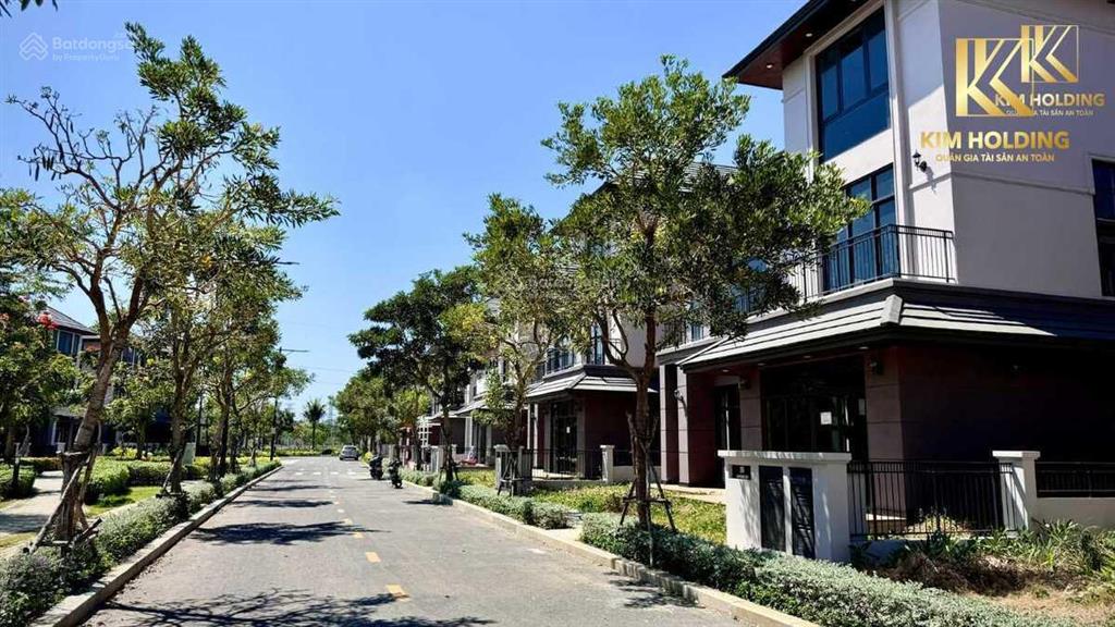 Căn biệt thự 300m2, loại c1 (2 mặt tiền view sông)  giá tốt, sổ hồng, nhận nhà ngay