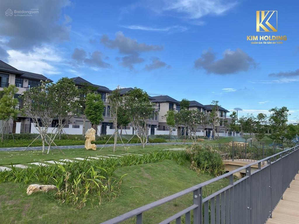 Căn biệt thự 300m2, loại c1 (2 mặt tiền view sông)  giá tốt, sổ hồng, nhận nhà ngay