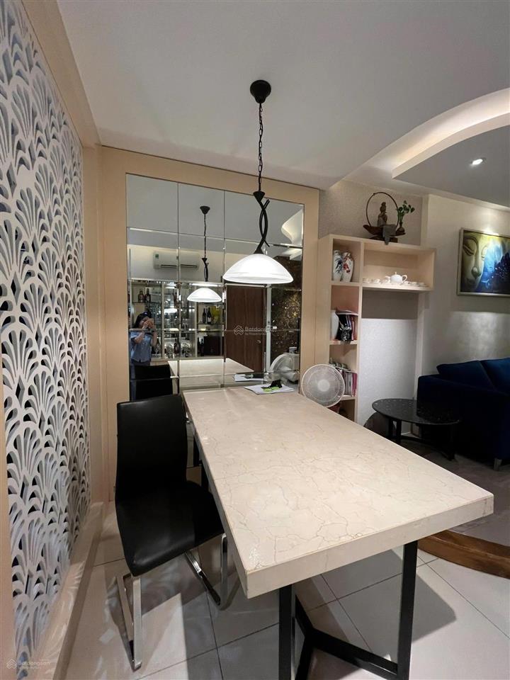 Bán nhanh căn 60m2 đã có sổ hồng,  0938 355 *** thương lượng chính chủ