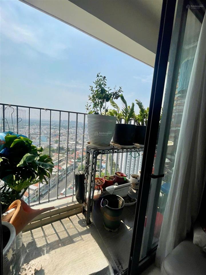 Chính chủ bán căn 68m2 đã có sổ hồng giá  4.390 tỷ  xem nhà