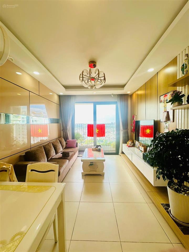 Bán nhanh căn hộ 68m2, giá 4.2 tỷ view ban công đông nam tầng đẹp