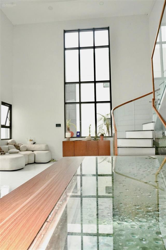 Bán căn hộ the pegasuite 2 diện tích 84m2 (2pn, 2wc) giá 5 tỷ  0938 355 *** xem nhà