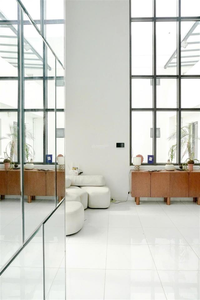 Bán căn hộ the pegasuite 2 diện tích 84m2 (2pn, 2wc) giá 5 tỷ  0938 355 *** xem nhà