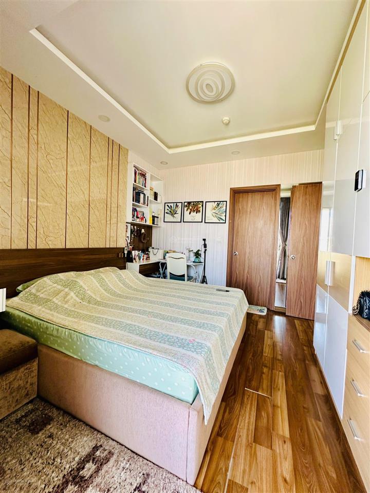 Bán nhanh căn hộ 68m2, giá 4.2 tỷ view ban công đông nam tầng đẹp