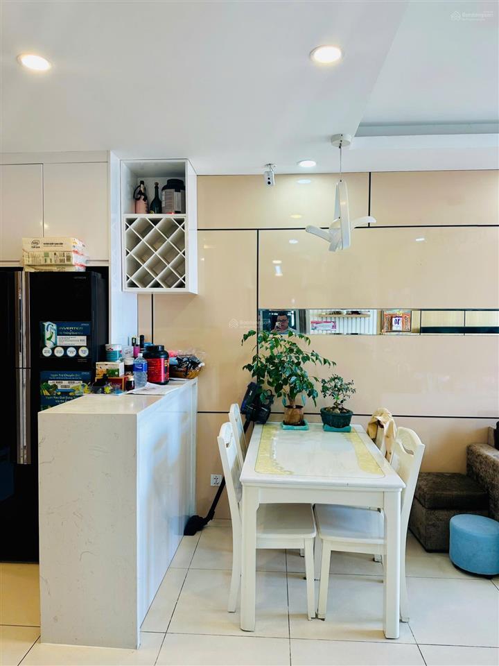 Bán nhanh căn hộ 68m2, giá 4.2 tỷ view ban công đông nam tầng đẹp