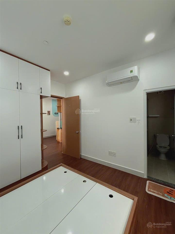 Bán căn hộ tara có sổ hồng 69m2 (2pn, 2wc) giá 3.7 tỷ,  0938 355 *** xem nhà