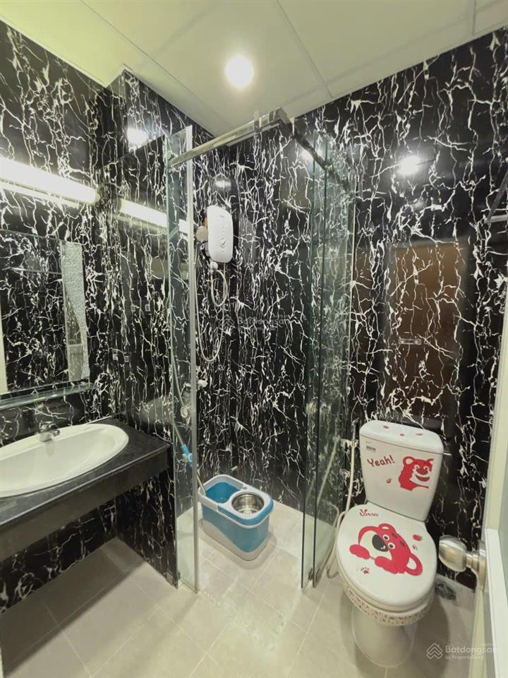 Bán căn hộ tara có sổ hồng 69m2 (2pn, 2wc) giá 3.7 tỷ,  0938 355 *** xem nhà