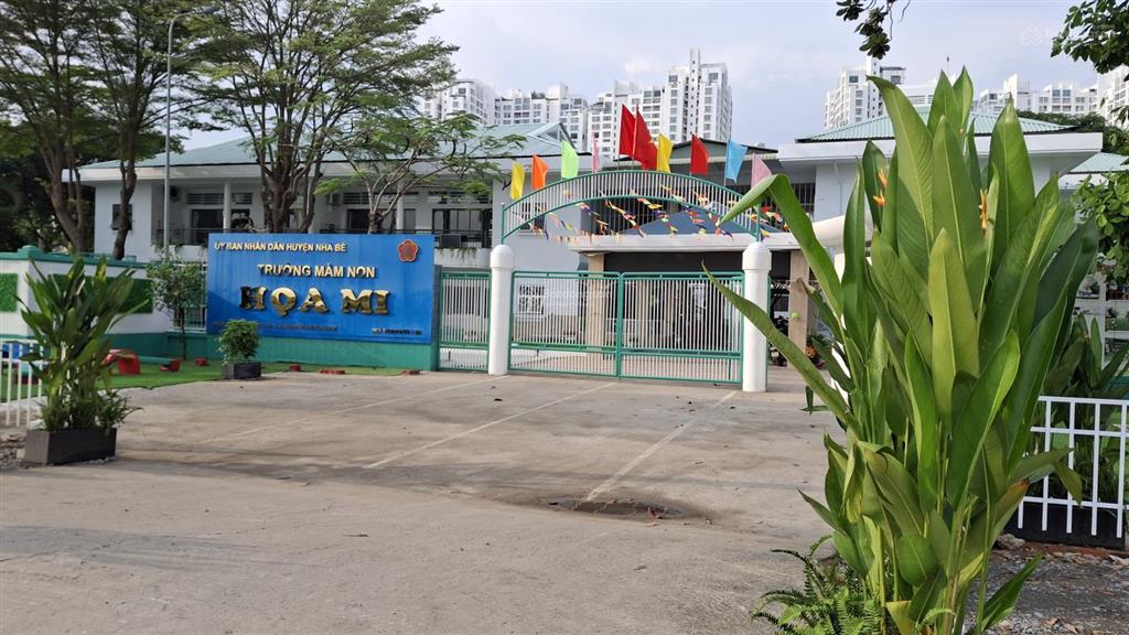 Bán nhà phố làng đại học  nhà bè đang có thu nhập 30tr  40tr/thang