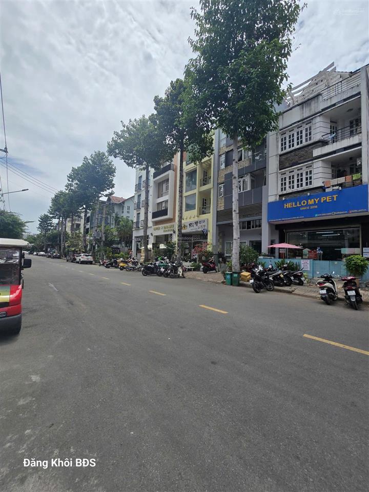 Nhà bán lk đường bùi bằng đoàn, pmh, tân phong q7. 6x18.5m. hầm 5 lầu tm. 12 phòng. giá 31.9 tỷ