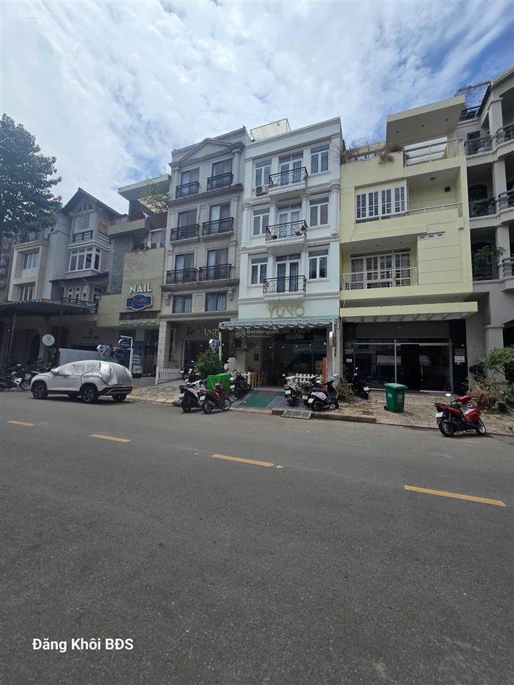 Nhà bán lk đường bùi bằng đoàn, pmh, tân phong q7. 6x18.5m. hầm 5 lầu tm. 12 phòng. giá 31.9 tỷ