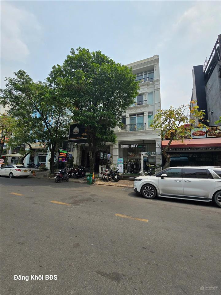 Nhà bán lk đường bùi bằng đoàn, pmh, tân phong q7. 6x18.5m. hầm 5 lầu tm. 12 phòng. giá 31.9 tỷ