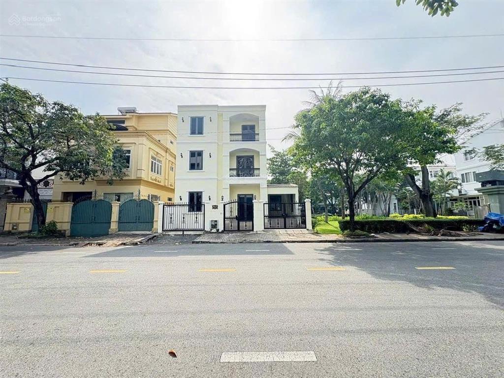 Bán villa đơn lập góc 2 mặt tiền đường 22 nam thông i , pmh, q7 giá 78,999 tỷ, 198m2,