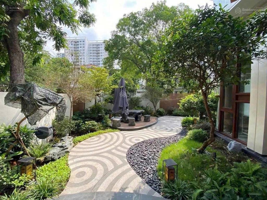 Biệt thự phú mỹ hưng lk cheatue căn góc 2 mặt tiền lk công viên. dt 16x19m( 296m2).3 lầu 125 tỷ