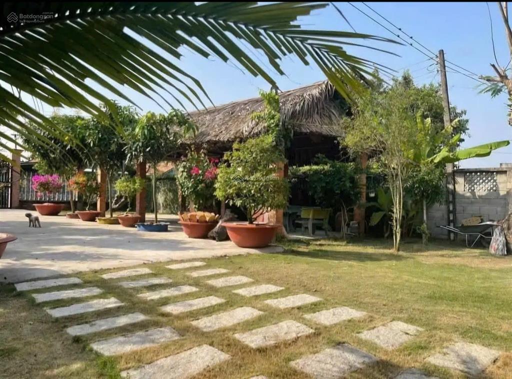 Bán biệt thự vườn tại nguyễn thị định, quận 2. 70 triệu / m2, 14 x 24 308 m2,
