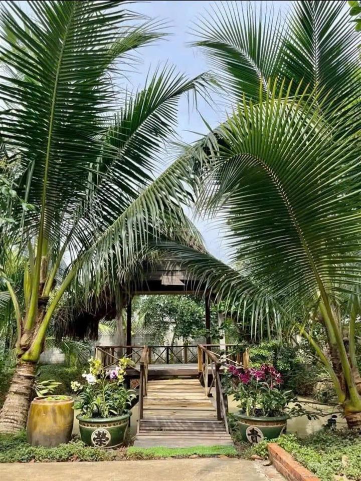 Bán biệt thự vườn tại nguyễn thị định, quận 2. 70 triệu / m2, 14 x 24 308 m2,