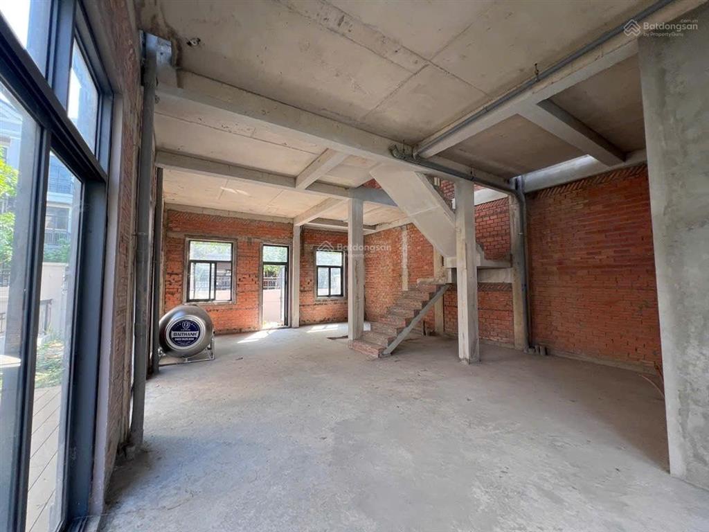 Bán biệt thự compound 5pn, 5wc gs zeitgeist city, nhà bè. cách q1 9km 22,9 tỷ, 161m2, chuẩn đẹp