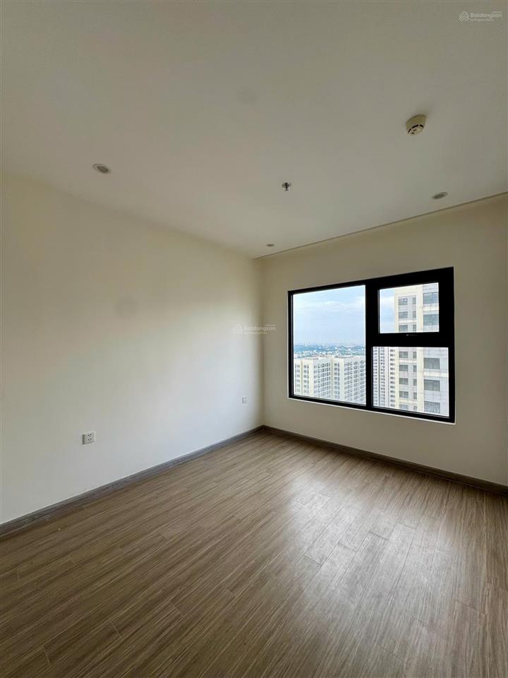 Giá hời vinhomes căn 2pn2wc bán giá 2.8 tỷ bao sang tên  0914 752 ***