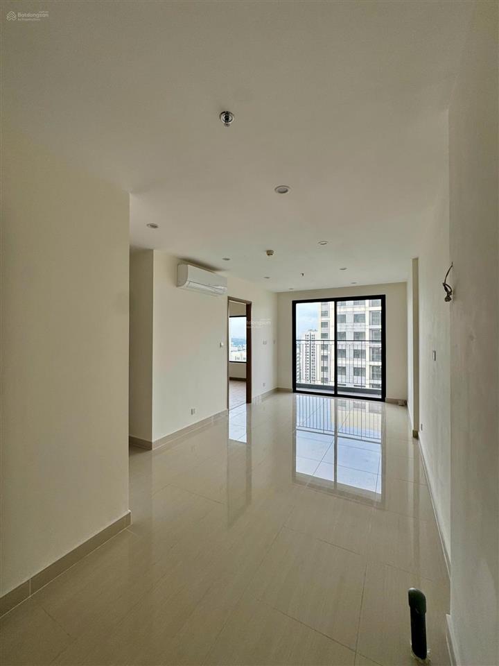 Giá hời vinhomes căn 2pn2wc bán giá 2.8 tỷ bao sang tên  0914 752 ***