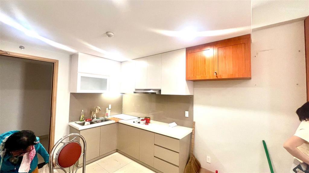 Giảm sâu 400tr. căn hộ 2pn chung cư carillon 7 tân phú sổ sẵn. view hồ bơi. 0933 658 *** triều