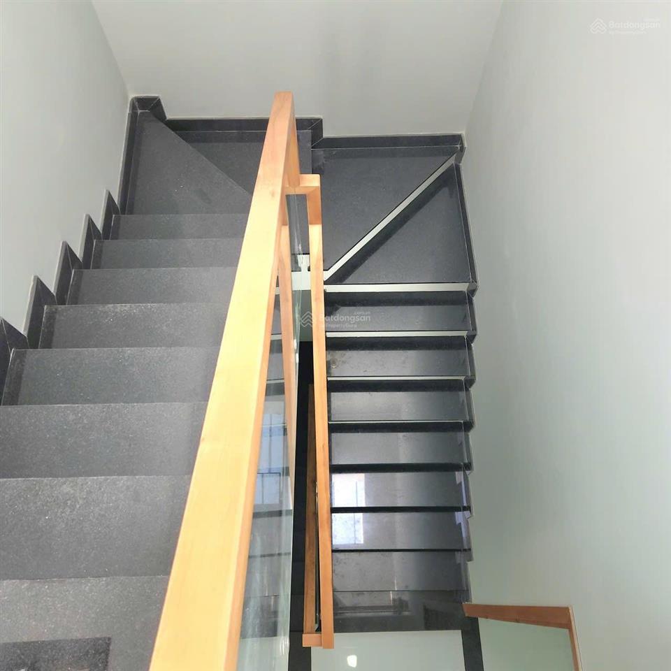 Bán nhà mặt phố trường lưu super star, 5,25 tỷ, 54m2, 3 tầng,long trường, q9, hcm vành đai 3,vinhom