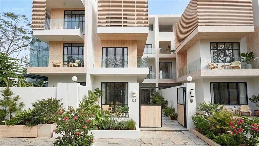 Giảm giá 1,5 tỷ còn 8,8 tỷ khu tam đa q9 7mx25m trệt, 3 lầu hoàn công sổ riêng ngay vành vinhomes