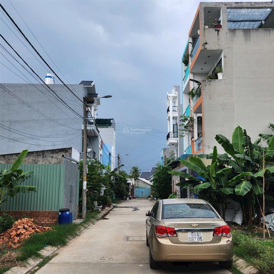 Bán nhà 3 tầng hẻm đường số 8 lò lu, p.trường thạnh, q9 cũ  dt 56m2  dt sàn 130,8m2 giá 5,6 tỷ