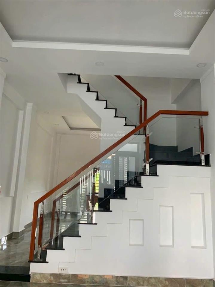 Cho thuê nguyên căn khu chợ long trường  trường lưu quận 9 hcm giá 9tr/tháng