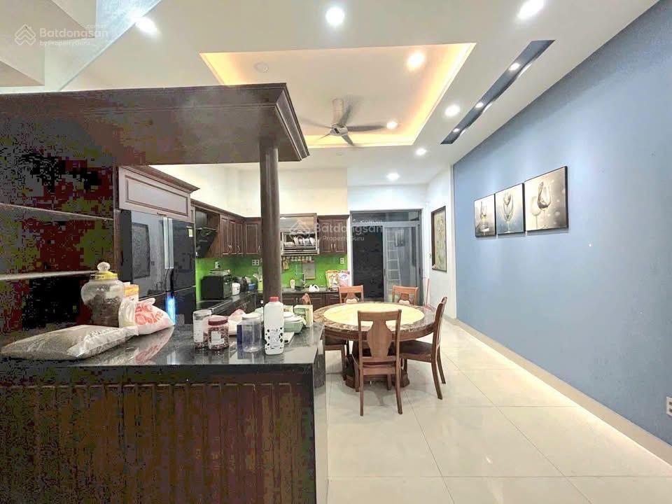 Chủ gửi hạ 800 triệu bán nhà phố 1 trệt 2 lầu khu dân cư centana điền phúc thành. long trường q9