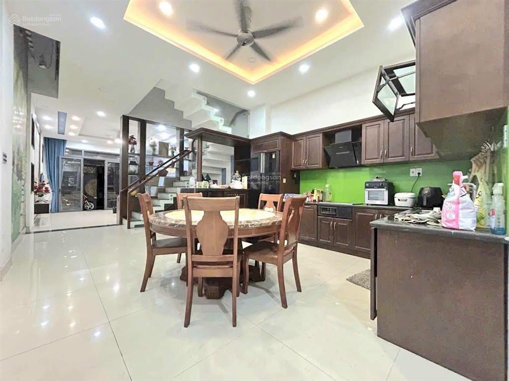 Chủ gửi hạ 800 triệu bán nhà phố 1 trệt 2 lầu khu dân cư centana điền phúc thành. long trường q9