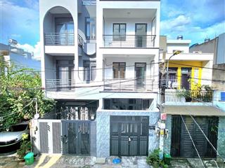 Ngon và rẻ chỉ 3,9 tỷ căn nhà 3 tầng đường 6m thông, gần chợ long trường q9 bên vành đai 3 , vinhom