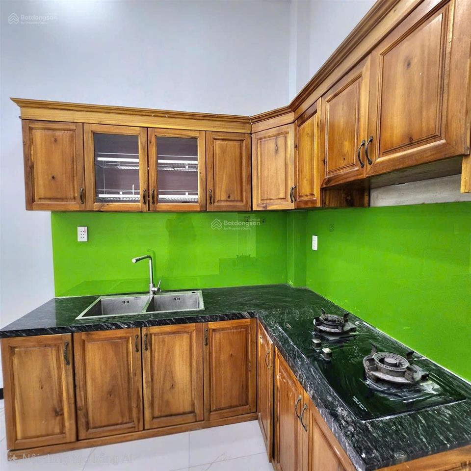 Ngon và rẻ chỉ 3,9 tỷ căn nhà 3 tầng đường 6m thông, gần chợ long trường q9 bên vành đai 3 , vinhom