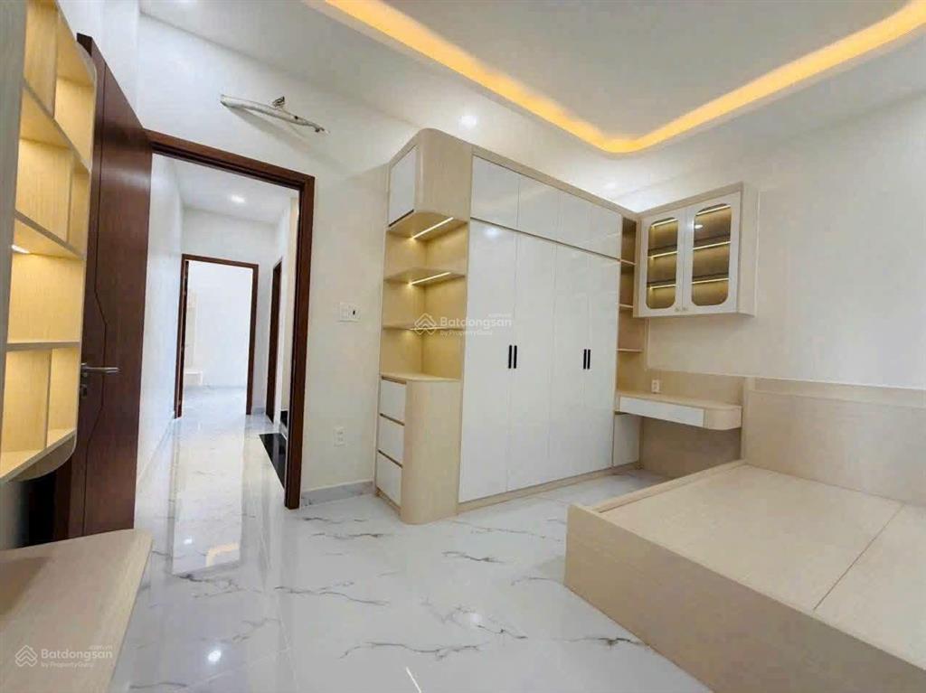 Giảm 800 còn 4 tỷ 9 bán luôn bán nhà full nội thất đường 6 nguyễn xiển. p. long bình. quận 9