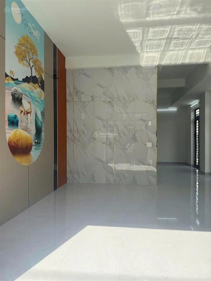 Chấn động giảm 2,5 tỷ còn 6,5 tỷ góc 2 mặt đường số 4 cách ng duy trinh 50m , p long trường q9 hcm