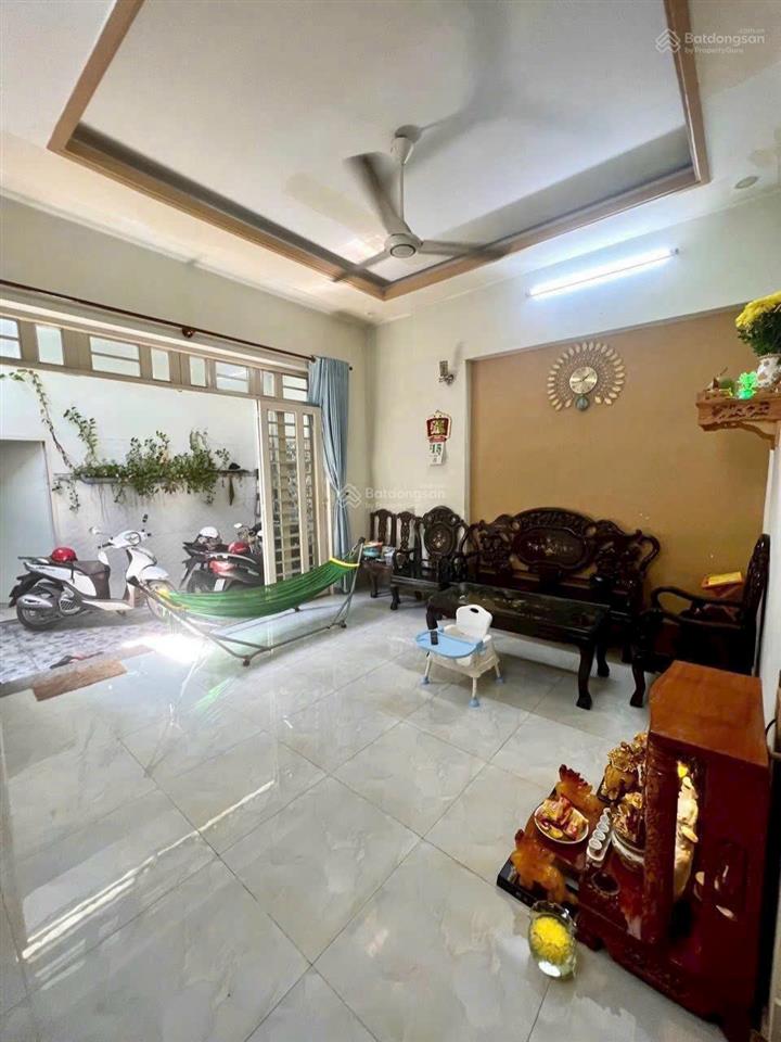 Hạ giá  chỉ 8,5 tỷ  còn tl có ngay nhà vị trí đẹp  mặt tiền kd lò lu q9 hcm