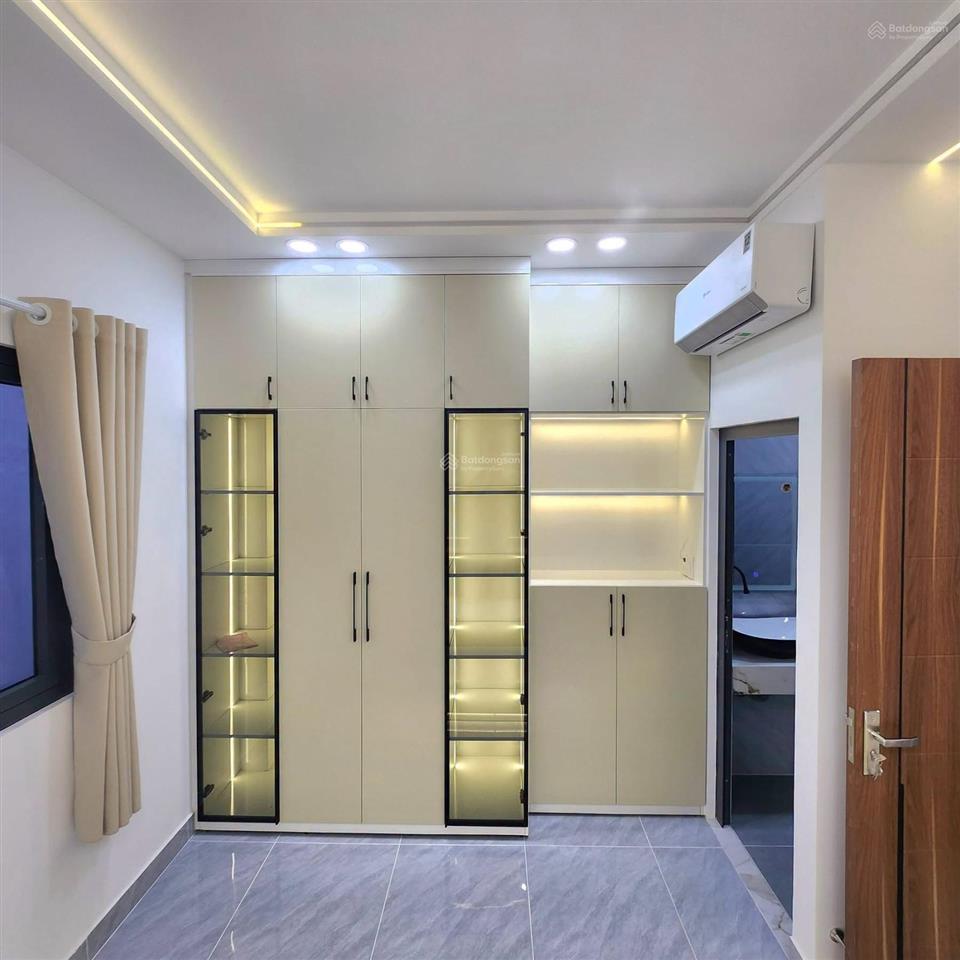 Nhà đẹp khu vực trường lưu  long trường quận 9 hcm 5 tầng, gara xe hơi nội thất cao cấp giá 6,x tỷ
