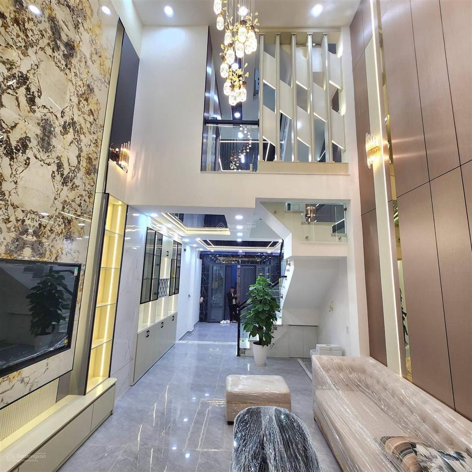 Nhà đẹp khu vực trường lưu  long trường quận 9 hcm 5 tầng, gara xe hơi nội thất cao cấp giá 6,x tỷ