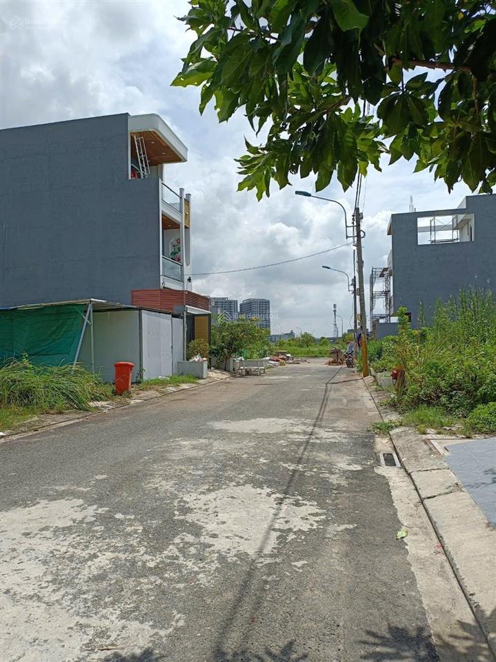 Bán đất kdc phố đông trường lưu, long trường q9 82m2 giá 4,2 tỷ ngay nút giao vành đai 3 vinhomes