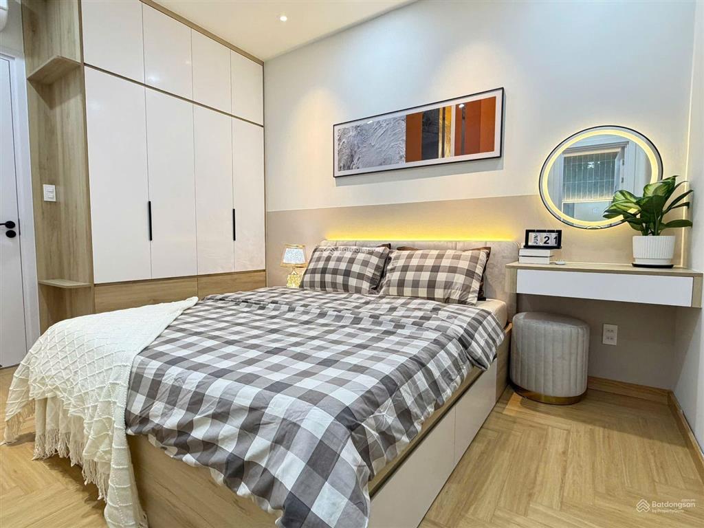 Cần bán nhanh căn góc sky garden, hđt 32tr/ tháng, nhà mới 100%. 0917 300 ***