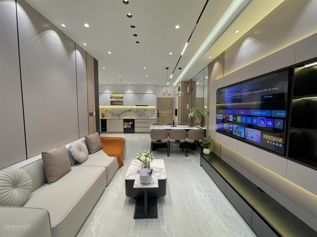 Cần bán nhanh căn hộ sky garden, nhà mới 100%, view hồ bơi.  0917 300 *** em hằng
